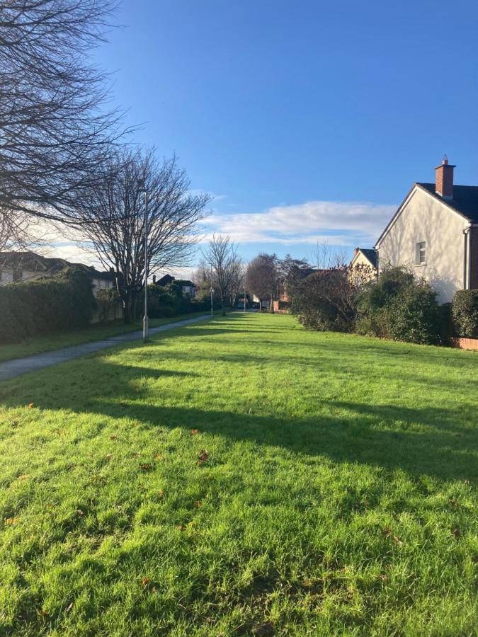 Villa Entire Terraced Two Story Redbrick House With Parking In Secluded Cul De Sac Dublin Exterior foto
