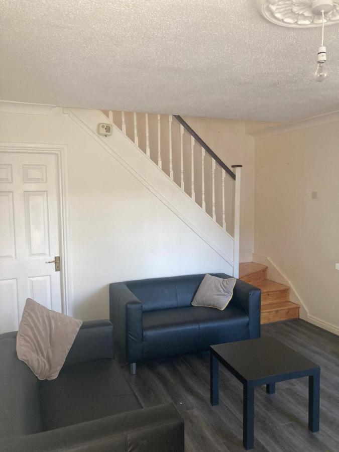 Villa Entire Terraced Two Story Redbrick House With Parking In Secluded Cul De Sac Dublin Exterior foto